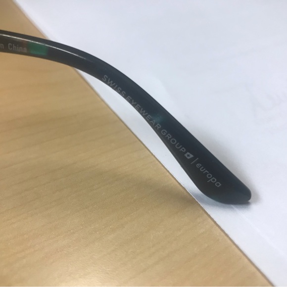 INVU-222 polarized sunglasses. Brand new. Never worn. Case included. - Picture 5 of 5